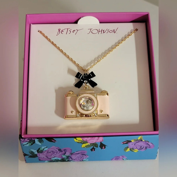 Betsey Johnson Pink Camera Necklace Set NWT - Picture 1 of 2